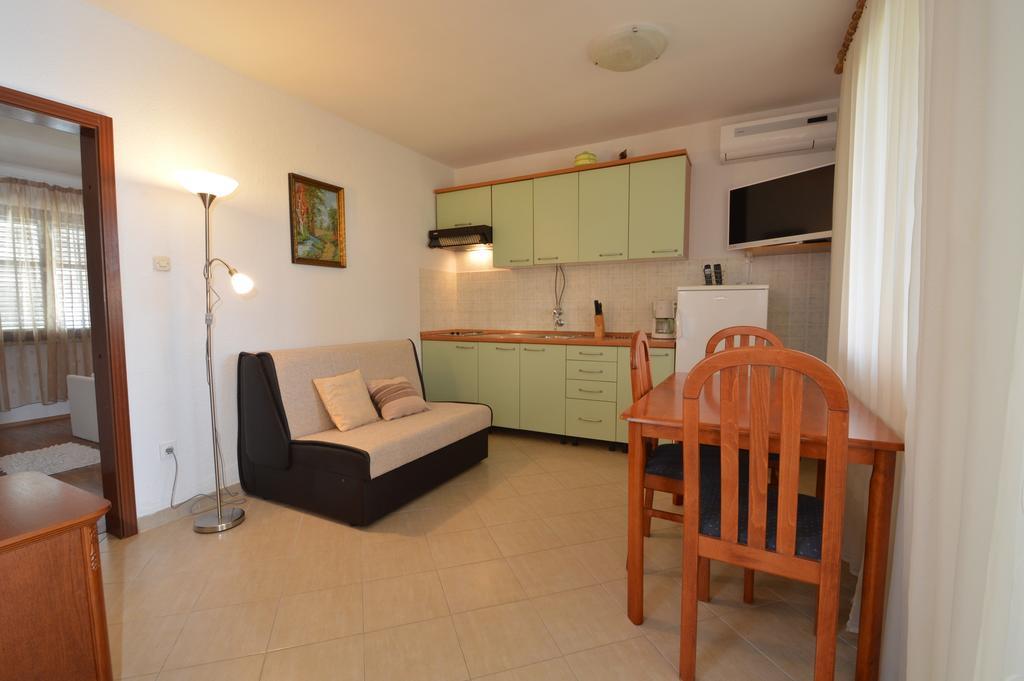 Apartment Vita มาลีโลชินจ์ ภายนอก รูปภาพ