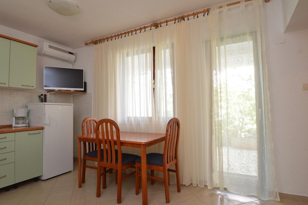Apartment Vita มาลีโลชินจ์ ภายนอก รูปภาพ