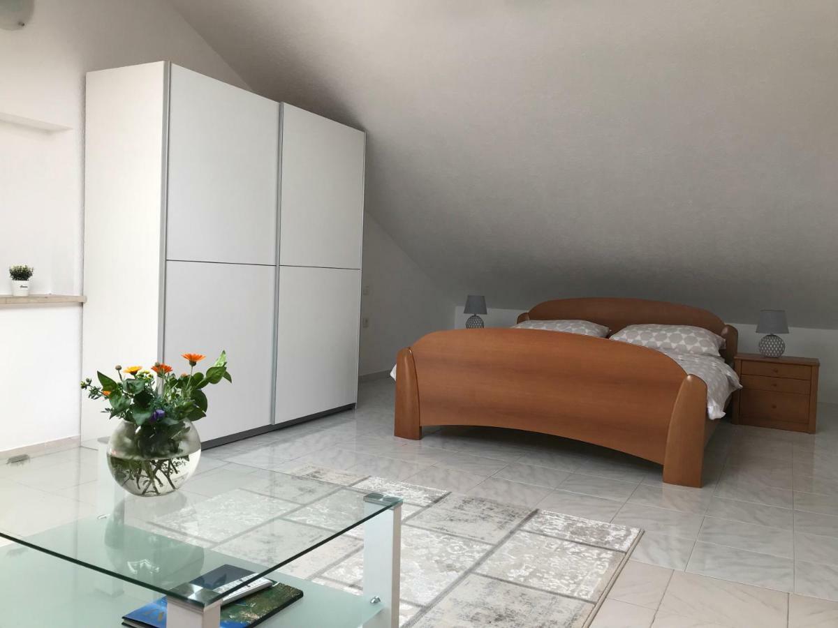Apartment Vita มาลีโลชินจ์ ภายนอก รูปภาพ