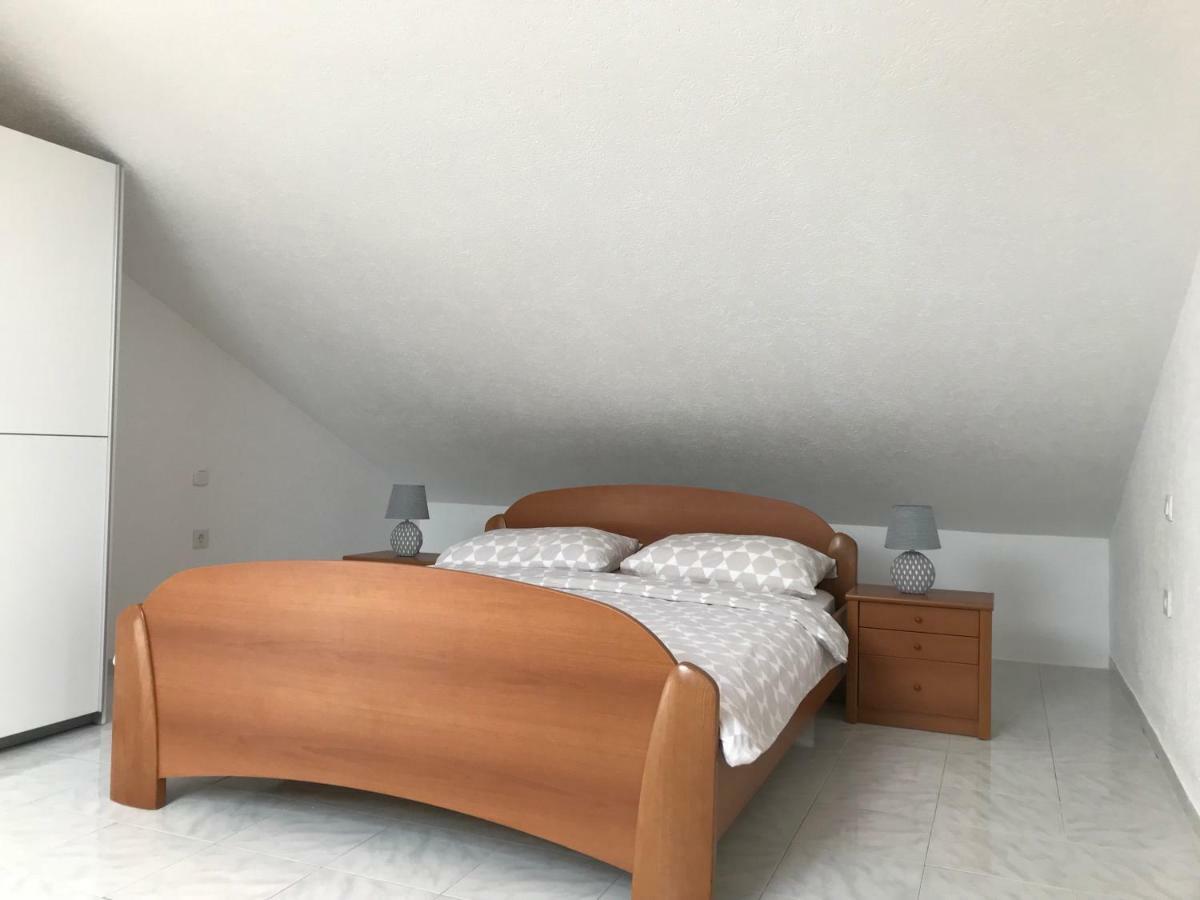 Apartment Vita มาลีโลชินจ์ ภายนอก รูปภาพ