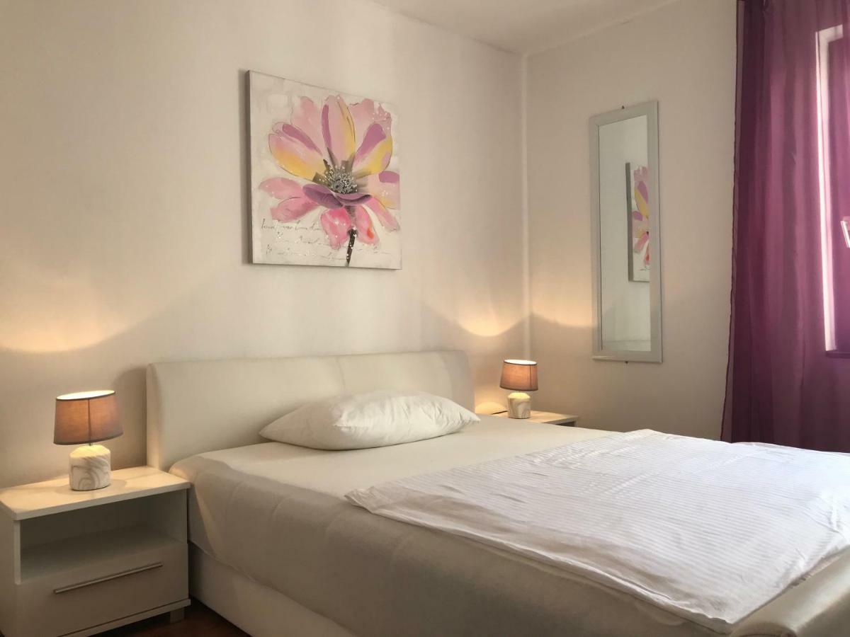 Apartment Vita มาลีโลชินจ์ ภายนอก รูปภาพ